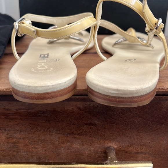 Vintage Chanel large CC logo thong sandals - Picture 13 of 17